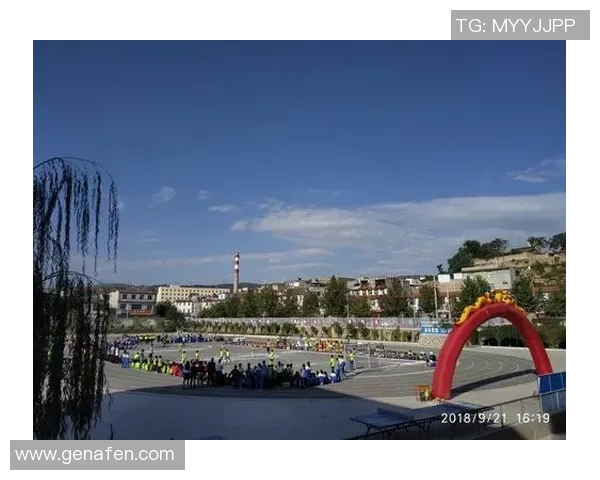 足球小帅的成长之路与梦想追逐:从青涩少年到绿茵场上的闪耀明星 足球小帅的成长之路与梦想追逐:从青涩少年到绿茵场上的闪耀明星